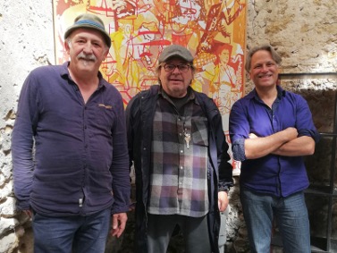 Cette photo représente André Minvielle, Bernard Lubat et Fabrice Vieira